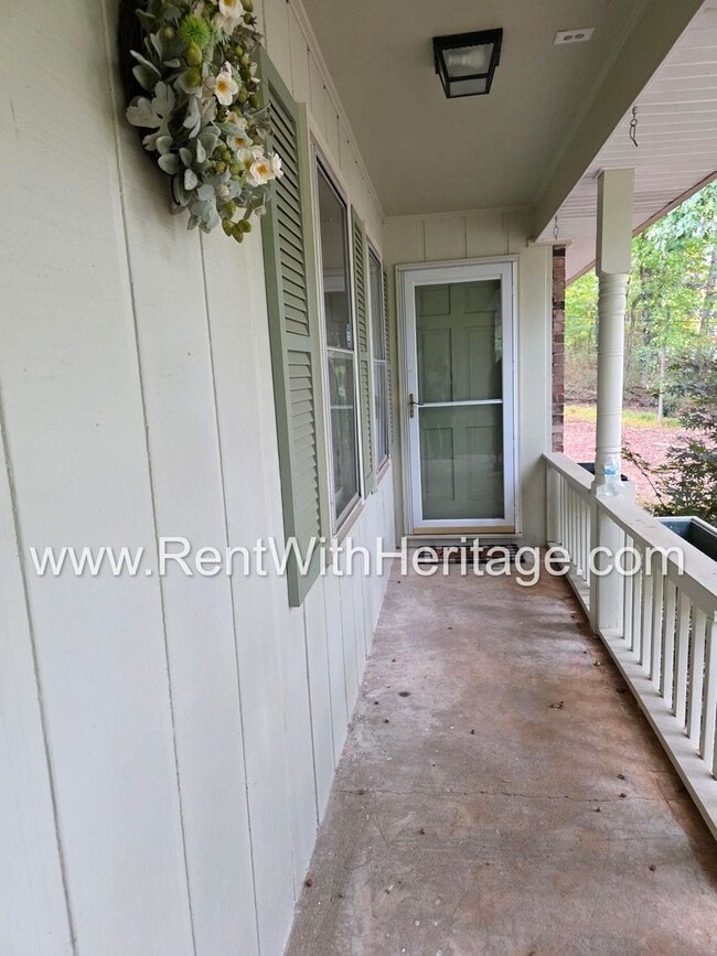 Photo - WOW! Fantastic 4Bedroom/ 2 Bath Ranch With...