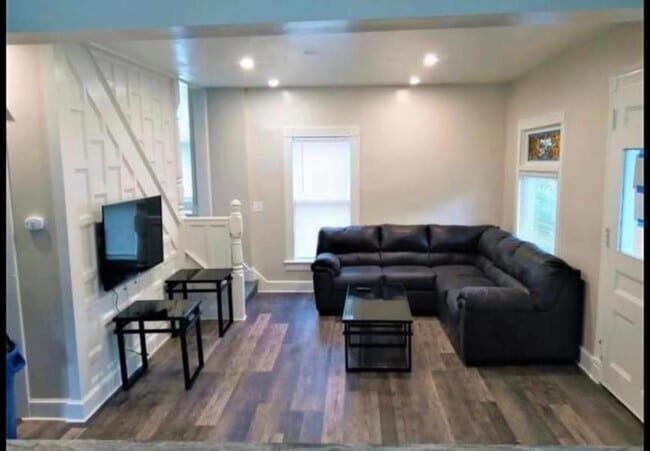 Photo - 99 Chapin St Unit 1