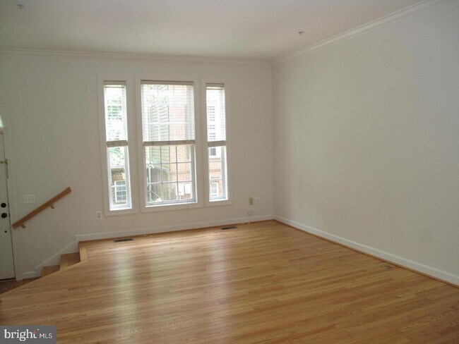 Photo - 8176 Skelton Cir