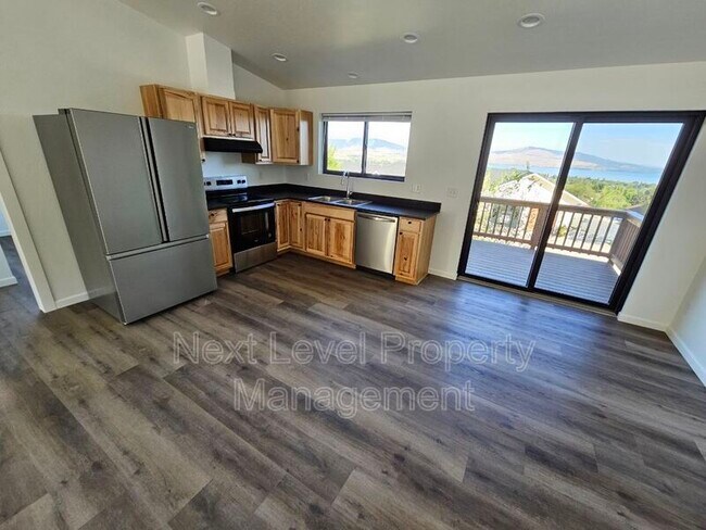 Photo - 1002 Hillside Ct