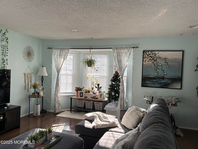 Photo - 182 Tulip Ln