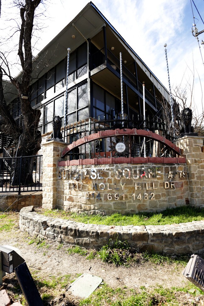 Photo - Sunchase Square Apartments