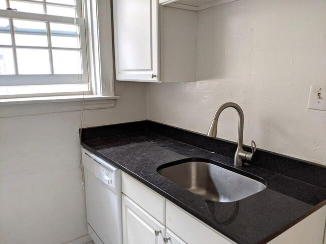 Photo - 2 bedroom in Evanston IL 60201 Unit 56-3N