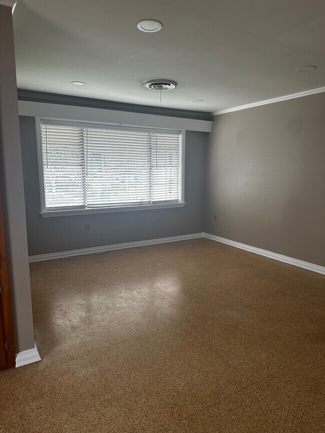 Photo - 1121 Brockenbraugh Ct