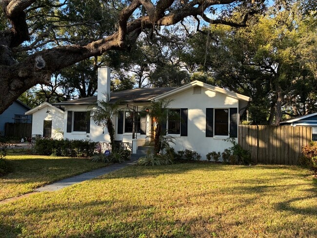 Building Photo - 1220 E Mohawk Ave