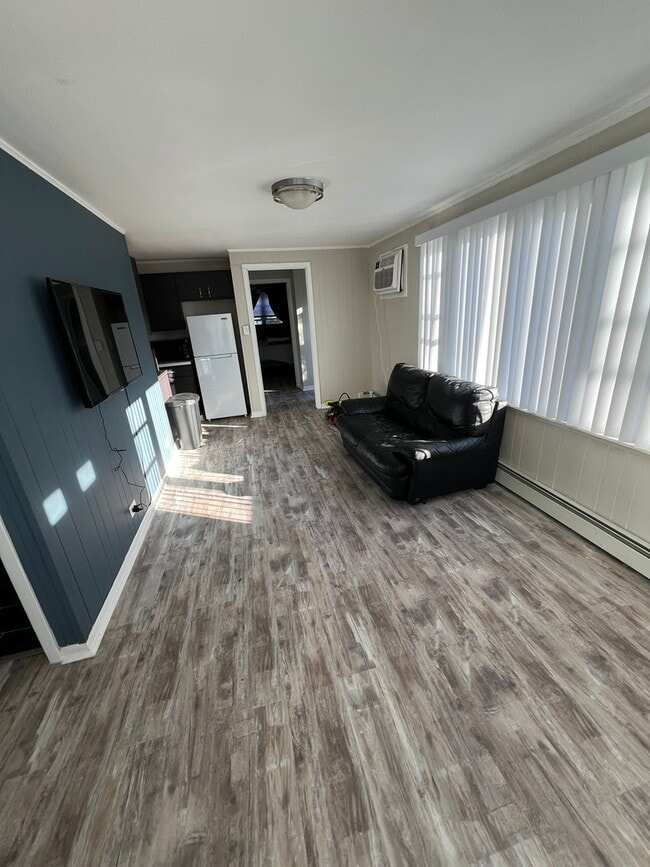 Photo - 46 N Lake Ave