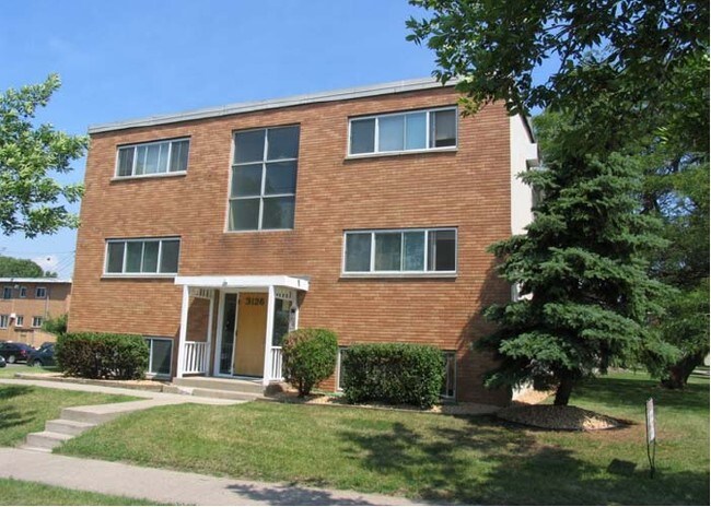 Photo - 3126 E 58th St