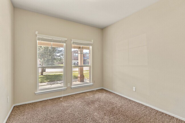 Photo - 4809 Green Meadow St