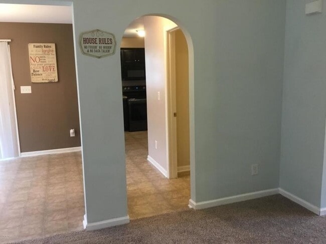 Photo - 3 Bedroom 2 Bath in Richlands