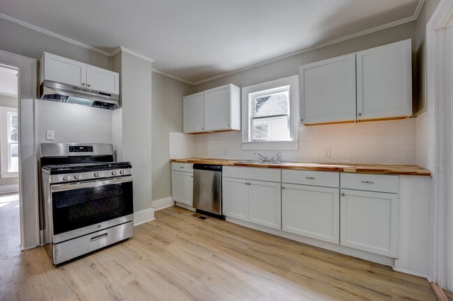 Photo - Freshly Updated 3 Bedroom House