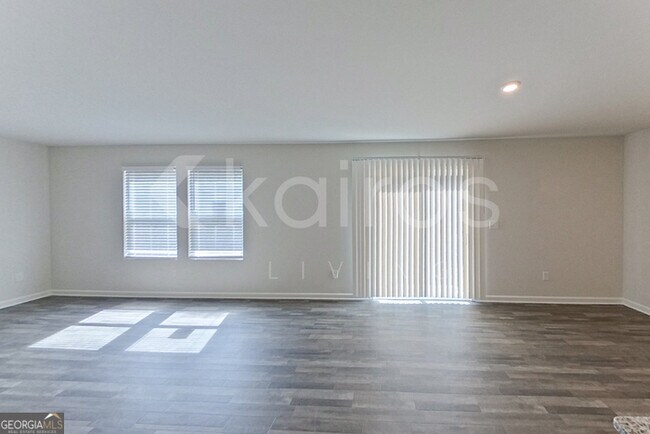 Photo - 202 Topaz Ln