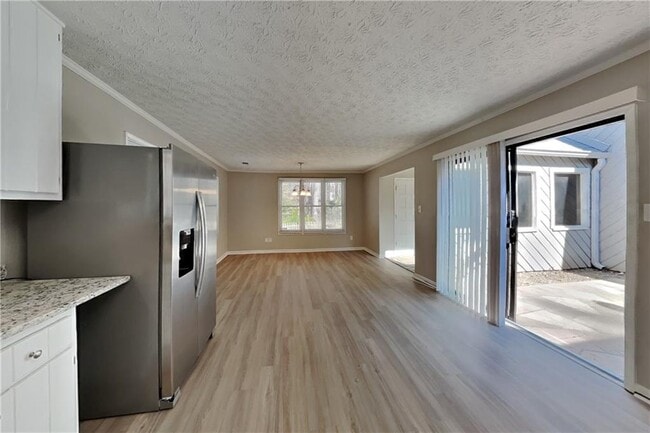 Photo - 2041 Kramer Way