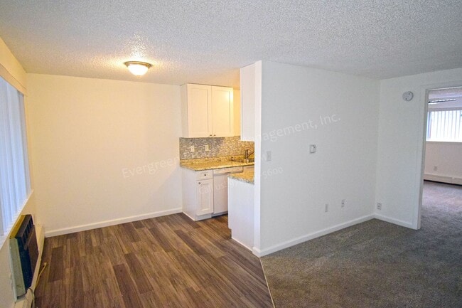 Photo - 824 N Garfield Ave