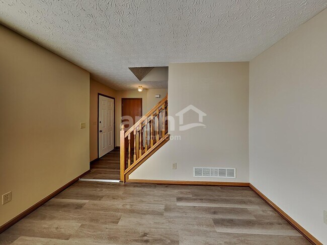 Photo - 8558 Rodebaugh Rd