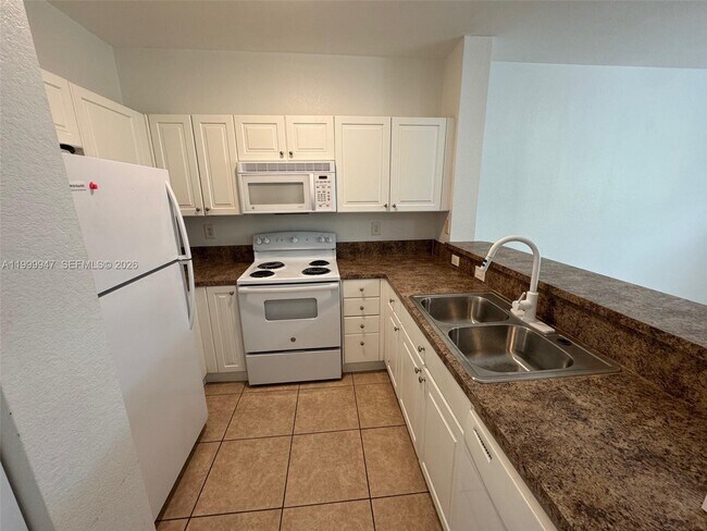 Photo - 1690 NE 33rd Ave Unit 210-6