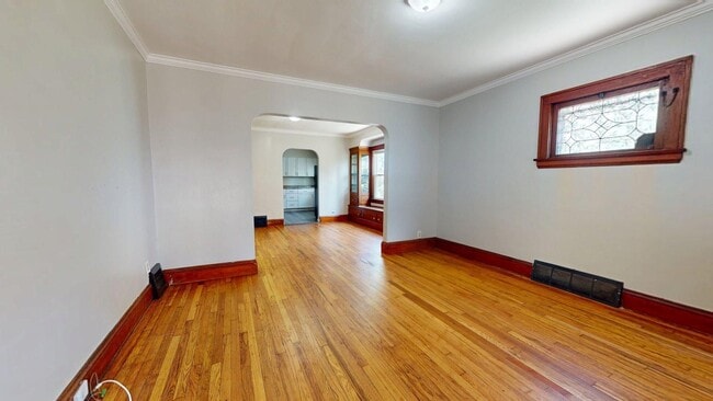Photo - 9715 Plymouth Ave Unidad 1