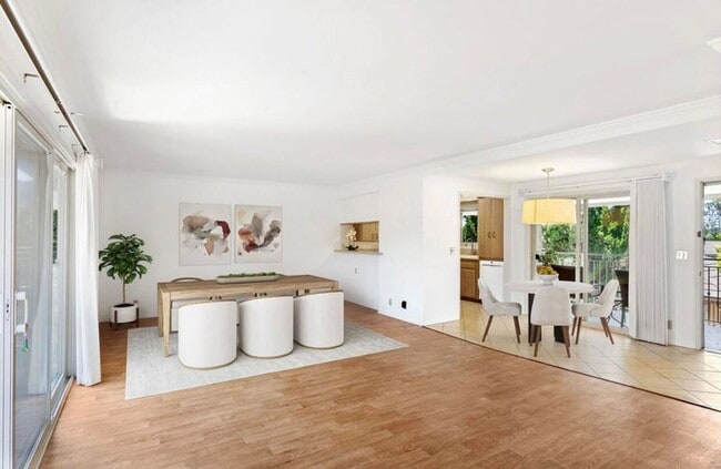 Photo - Unfurnished, SENIOR Living at Encina Royale Unidad 6