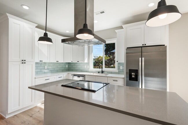 Photo - Conveniently located Single-family house available for Rent!