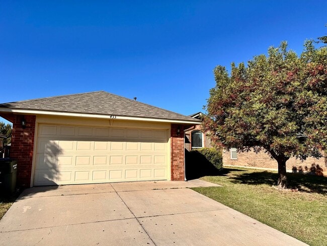 Building Photo - 3 Bedroom brick home in Del City