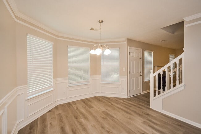 Photo - 729 Wood Bend Ct