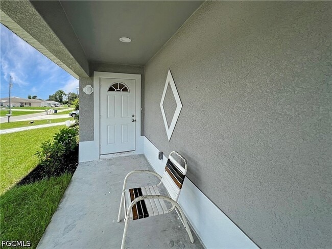 Photo - 745 Harry Ave S