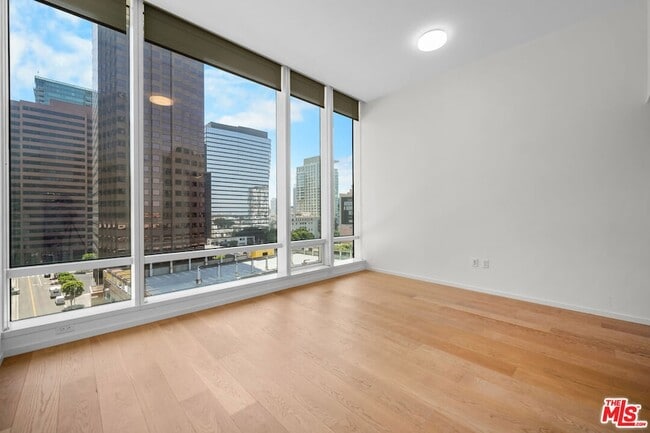 Photo - 877 Francisco St Unit 925