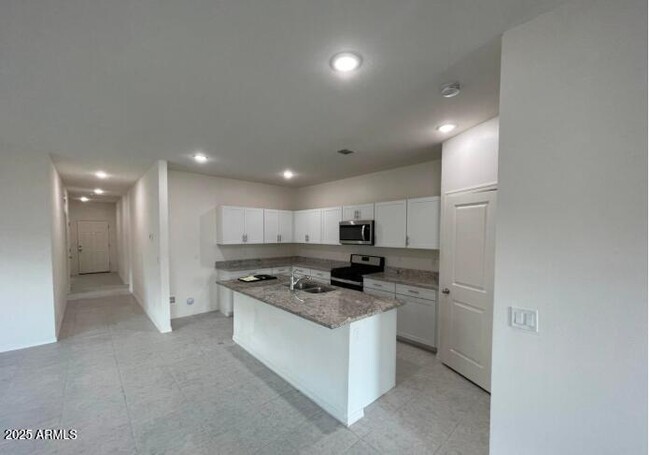 Photo - 19142 W Elm St