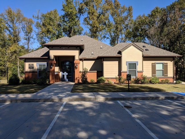 Leasing Office - 1015 Gilmer Rd Unit 124
