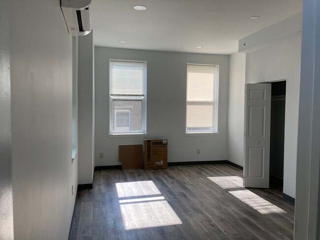 Photo - 2513 Frankford Ave