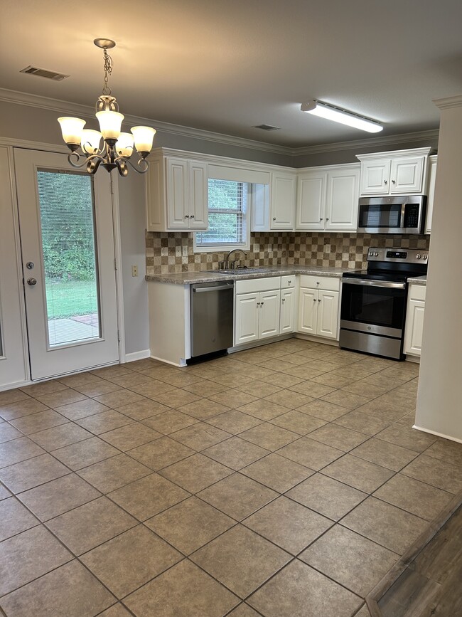 Photo - 267 Creek View Dr