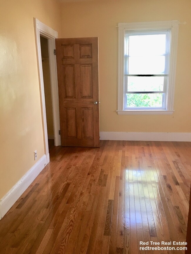 Photo - 46 Aspinwall Ave Unit 2F
