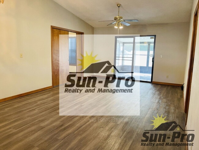 Photo - 1113 Oak Forest Cir