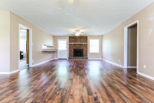 Photo - 2906 Elizabeth Ln