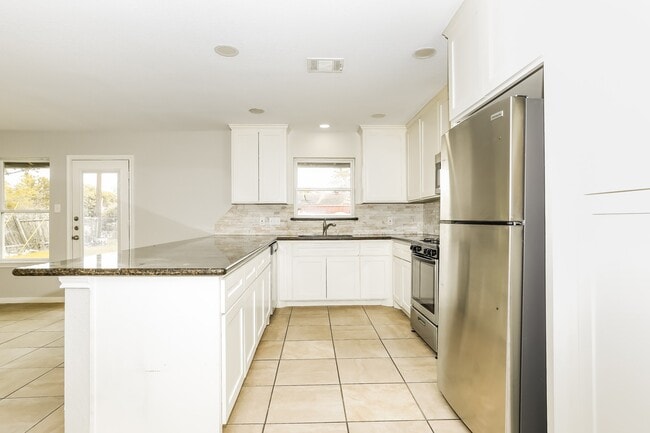 Photo - 6015 Glenhurst Dr