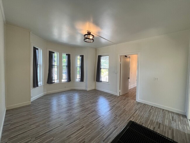 Building Photo - 471 Central St Unit 2