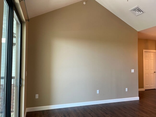 Photo - Luedke Apartments