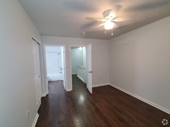 Building Photo - 6486 Crab Apple Dr Rental