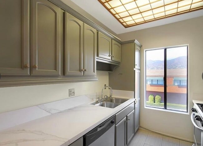Photo - 409 Burchett St Unit 315