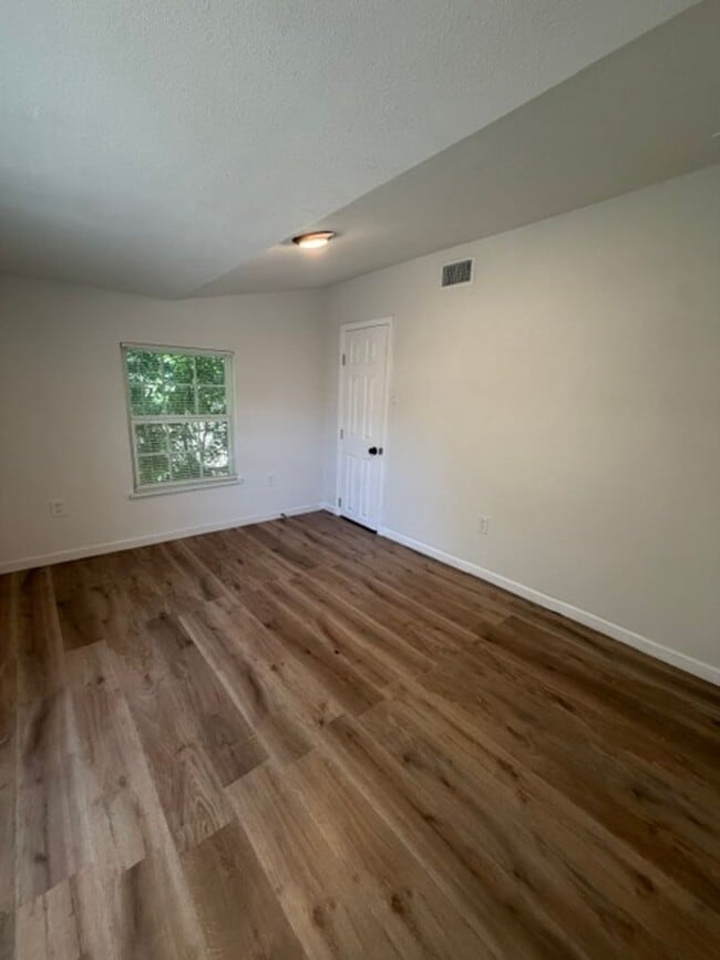 Photo - 2123 Burnett Ave