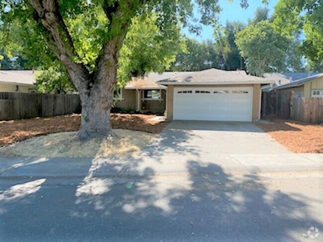 Building Photo - Charming 3 bedroom 2 bath in Davis Rental