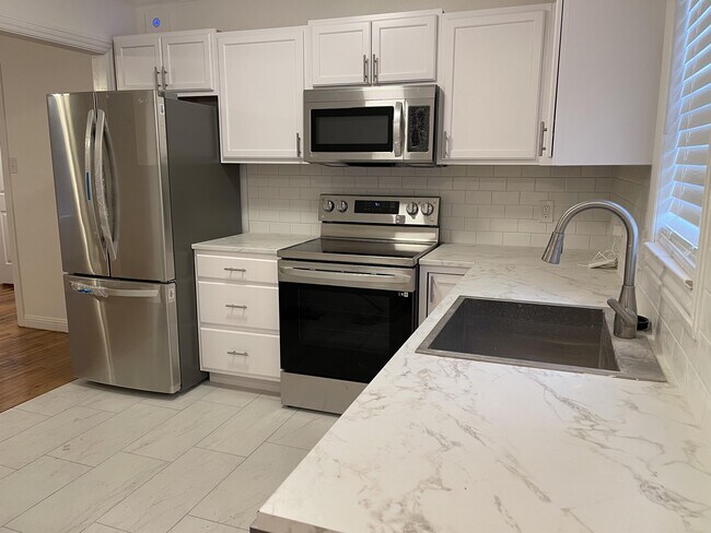 Photo - 2421 25th St