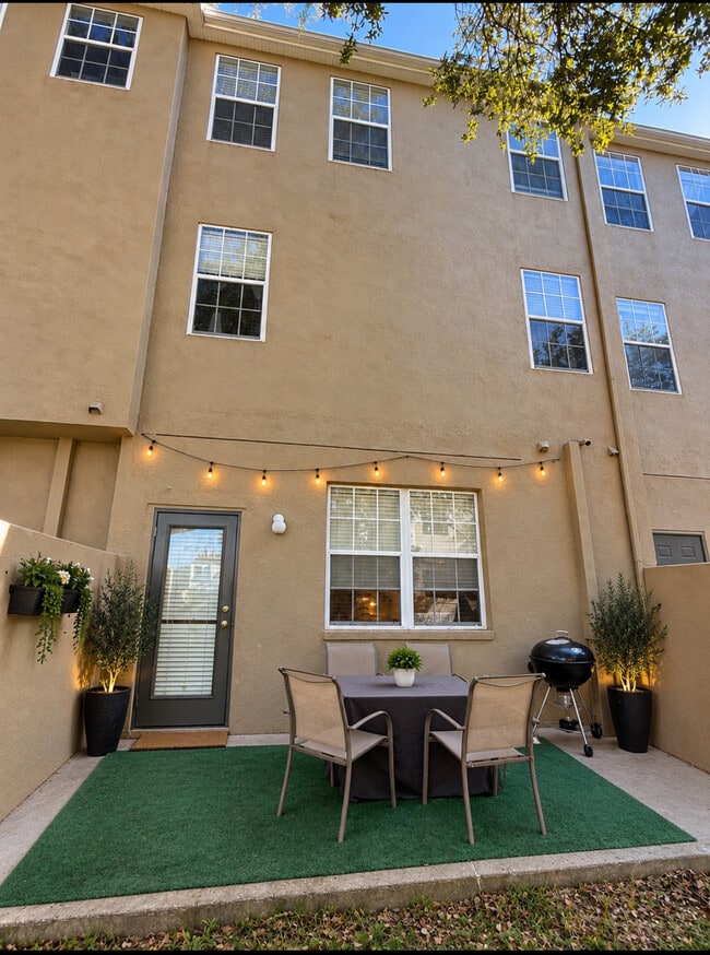 3015 Bayshore Pointe Dr