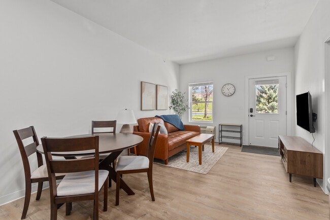 Photo - Fox Flats-Fully Furnished with Private Garage