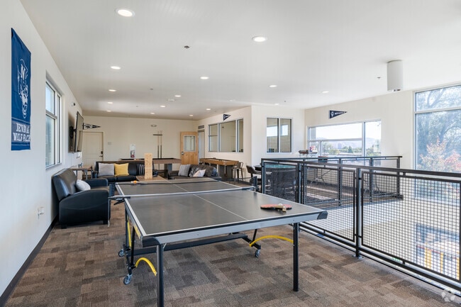 Wolf Run Student Living