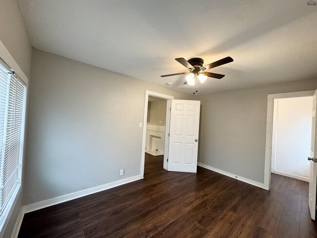 Photo - 1202 Austin St