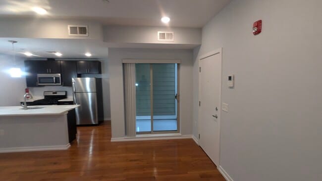 Photo - 411 N 41st St Unit 3F