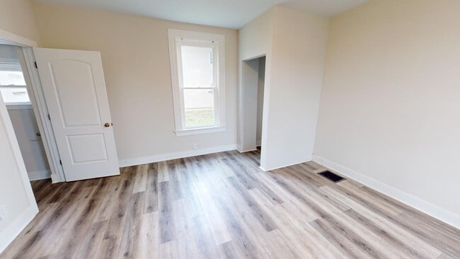 Photo - 281 Walnut St