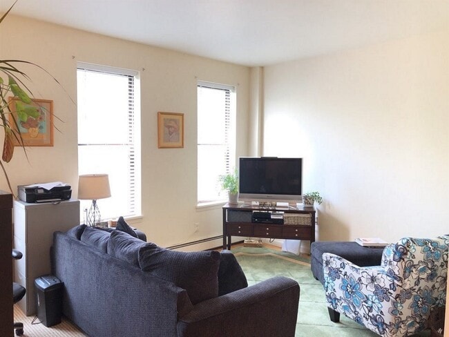 Building Photo - 496 Pavonia Ave Unit 3B