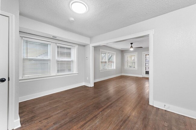 2805 CHARLOTTE