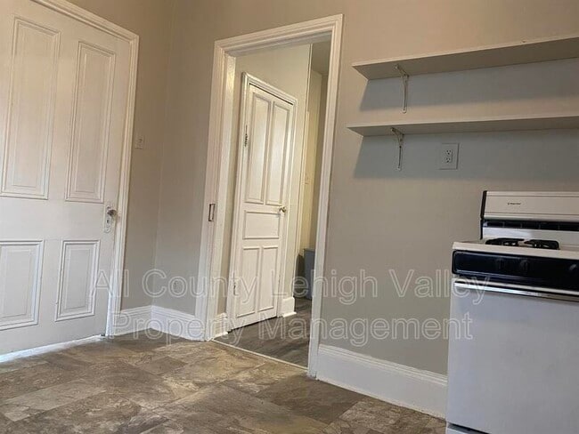 Photo - 313 West St Unit #2